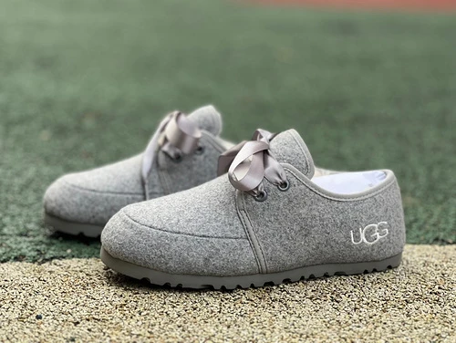 UGG Bow Grey Boots