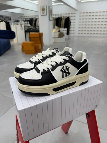 MLB Chunky Liner Black White Panda Dad Shoes