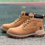 Timberland Mid-Top Boots in Light Brown