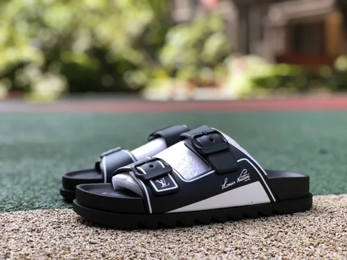 Louis Vuitton 2022 Summer Black White Slides