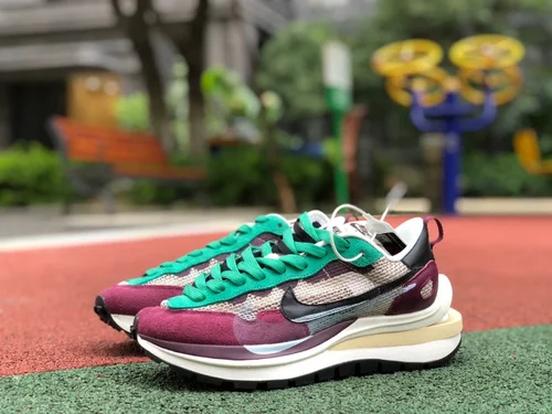 Nike x Sacai Vaporwaffle Burgundy DD3035-200