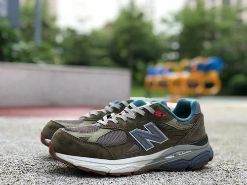 New Balance 990V3 Grey Brown Bodega Retro Running Shoes M990BD3