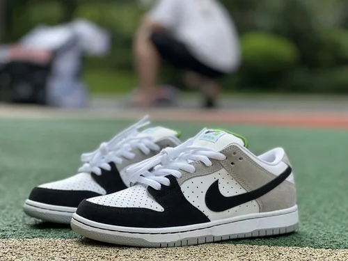 Nike SB Dunk Low Grey White Black BQ6817-011