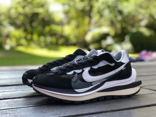 Nike x Sacai Vaporwaffle Black White CV1363-001