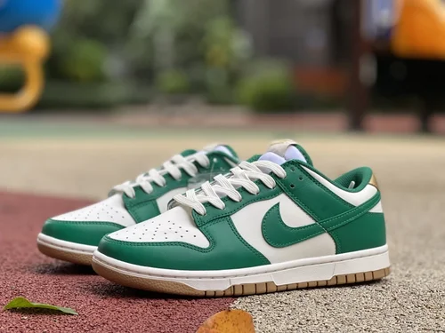 High-Quality Nike Dunk Low Gold Green Retro Sneakers FB7173-131