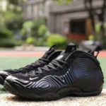 Nike Air Foamposite One CDG in Black