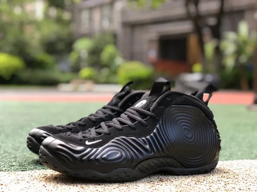 Nike Air Foamposite One CDG in Black