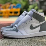 Air Jordan 1 High 555088-037 Grey White Stealth Cost-Effective Version