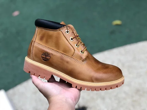 Timberland Mid-Top Boots in Brown