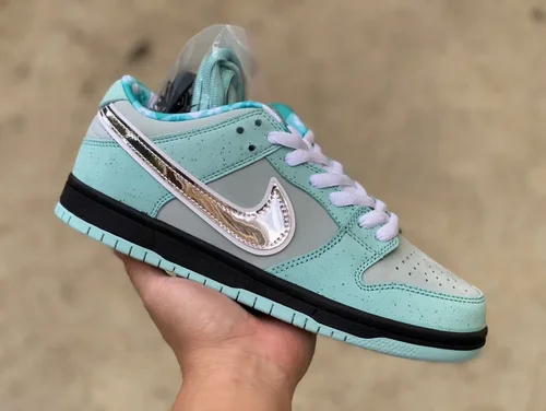 Tiffany & Co. x Nike Dunk Low BV1310-402