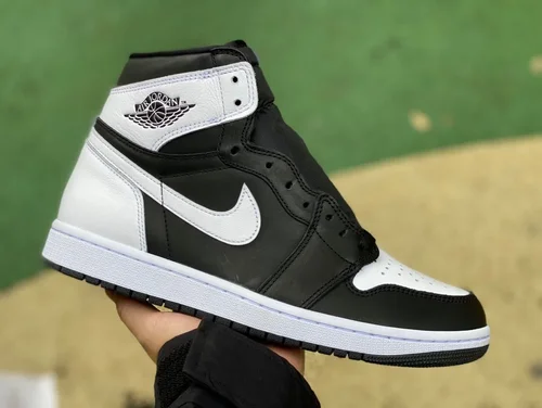 Air Jordan 1 High DZ5485-010 Reverse Panda Pure Version