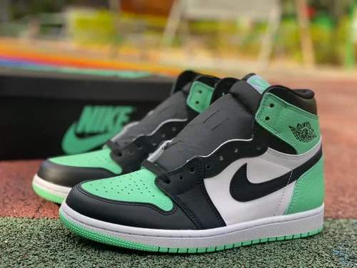 Air Jordan 1 High DZ5485-130 Green Glow Retro