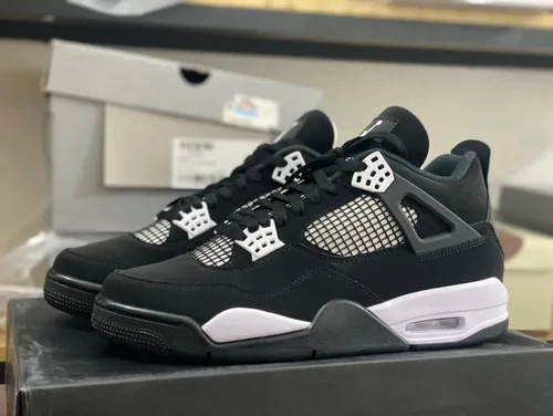 Air Jordan 4 Black White