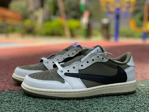 Travis Scott x Air Jordan 1 Low Golf DM7866-200 Black White Green Reverse Swoosh