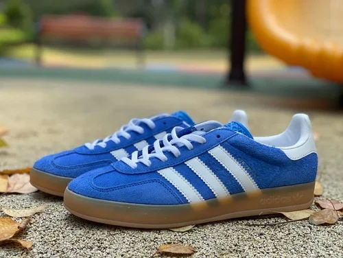 Adidas Originals Gazelle White Blue Retro Sneakers HQ8717