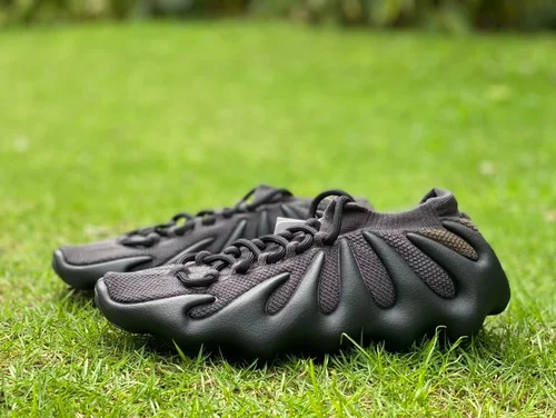 Adidas Yeezy 450 in Black