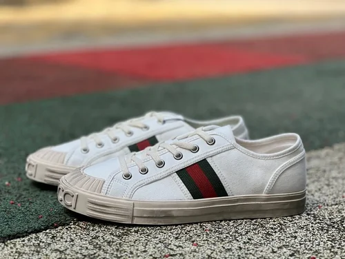 GUCCI Cotton Round-Toe Lace-Up Low-Top Sneakers in White