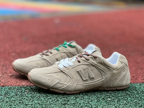 NB 530MIU Beige New Balance x MIU MIU 530 Retro Running Shoes