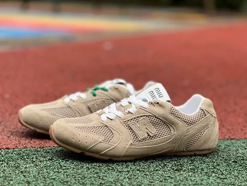 NB 530MIU Beige Brown New Balance x MIU MIU 530 Retro Running Shoes