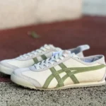 Onitsuka Tiger Mexico 66 Low-Top Sneakers in Beige & Green