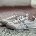 Onitsuka Tiger Mexico 66 Low-Top Sneakers in Beige & Brown