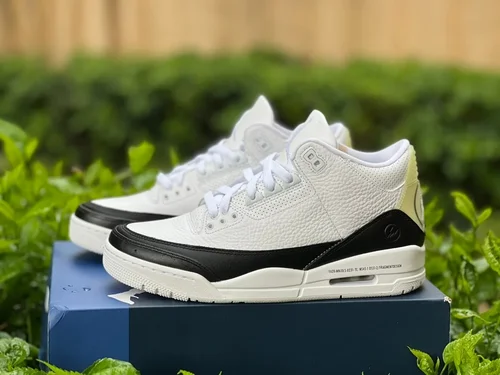 Air Jordan 3 x Fragment DA3595-100 Black White