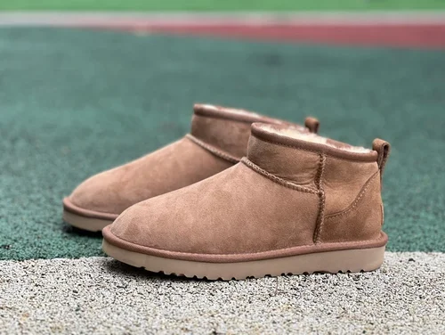 UGG Flat Sole Brown Mid Top Boots