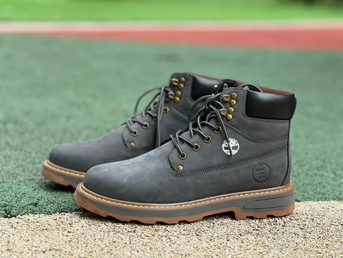 Timberland Courmayeur Valley Work Boots in Grey