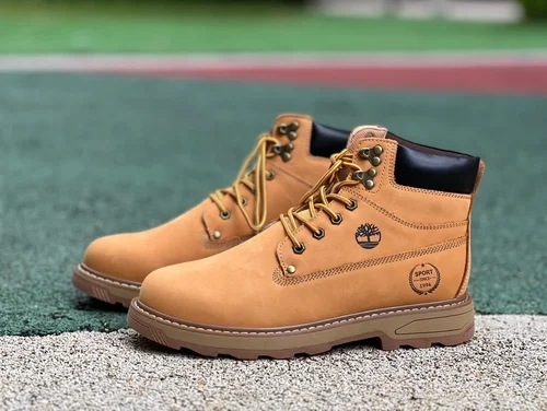 Timberland Courmayeur Valley Work Boots in Brown