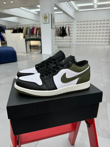 Air Jordan 1 Low Olive Green 553558-092