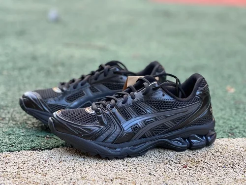 Asics Gel-Kayano 14 in Black