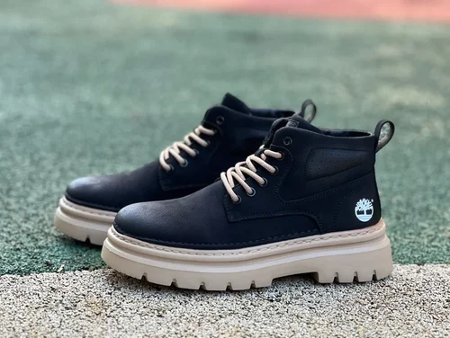 Timberland Mid-Top Boots in Black