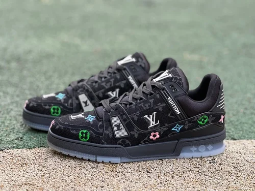 Louis Vuitton Trainer Black