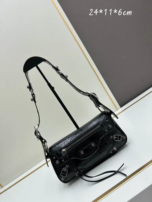 11 Balenciaga Single Shoulder Crossbody Bag Women Luxury Designer