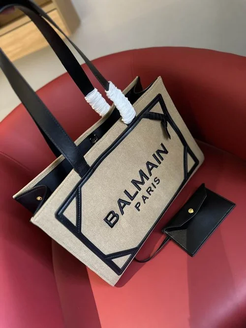 11 Balenciaga Women's Everyday Handbag Luxury Designer Leather