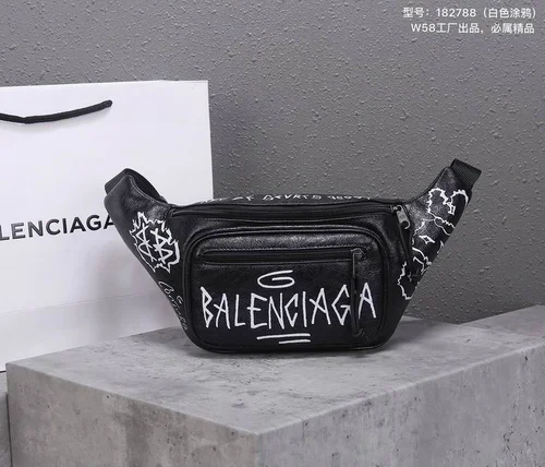 11 Balenciaga Everyday Waist Bag Women Men Luxury Belt Bag