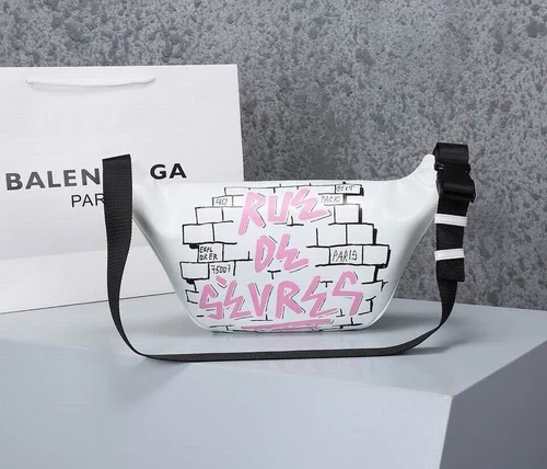 11 Balenciaga Everyday Waist Bag Women Men Luxury Belt Bag