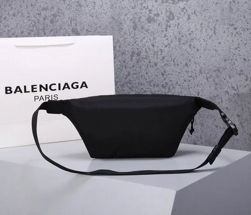11 Balenciaga Everyday Waist Bag Women Men Luxury Belt Bag