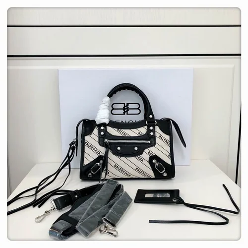 Balenciaga Le Cagole Medium Shoulder Bag Original Studded Leather