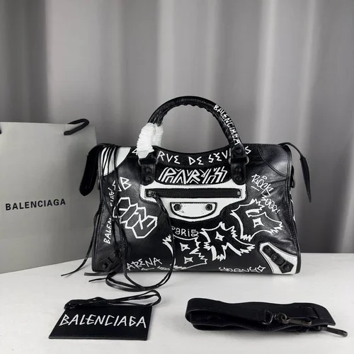 Balenciaga Le Cagole Medium Shoulder Bag Original Studded Leather