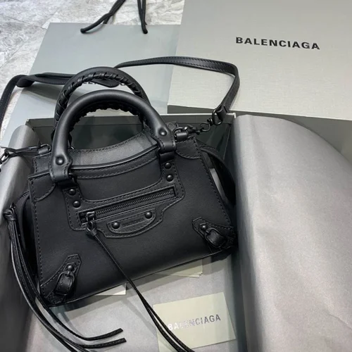 Balenciaga Le Cagole Medium Shoulder Bag Original Studded Leather