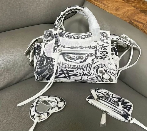 Balenciaga Le Cagole Medium Shoulder Bag Original Studded Leather