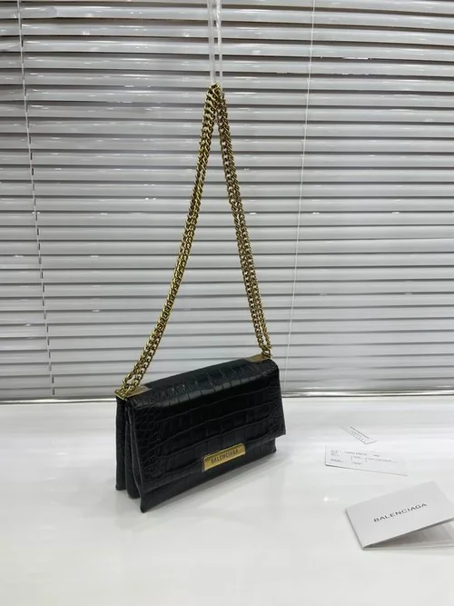 Balenciaga Everyday Messenger Bag Women Men Designer Leather