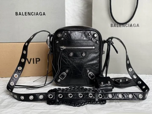 Balenciaga Everyday Messenger Bag Women Men Designer Leather