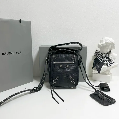 Balenciaga Everyday Messenger Bag Women Men Designer Leather