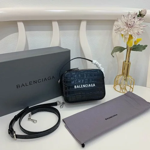 Balenciaga Everyday Messenger Bag Women Men Designer Leather