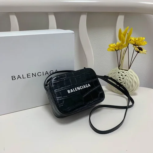 Balenciaga Everyday Messenger Bag Women Men Designer Leather