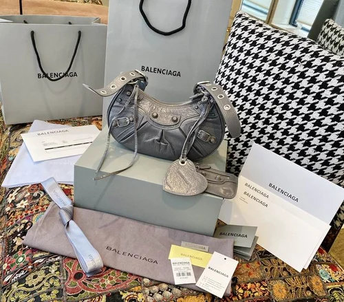 Balenciaga Everyday Messenger Bag Women Men Designer Leather