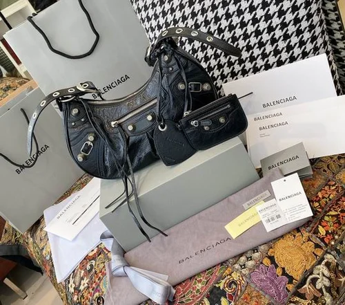 Balenciaga Everyday Messenger Bag Women Men Designer Leather