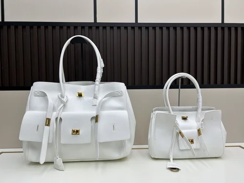 11 Balenciaga Le Bel Air Large Carry All Shoulder Bag Women Luxury